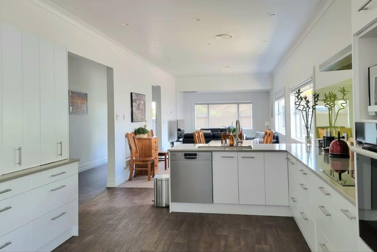 Central Auckland 5-Bedroom Villa With Free Parking ภายนอก รูปภาพ