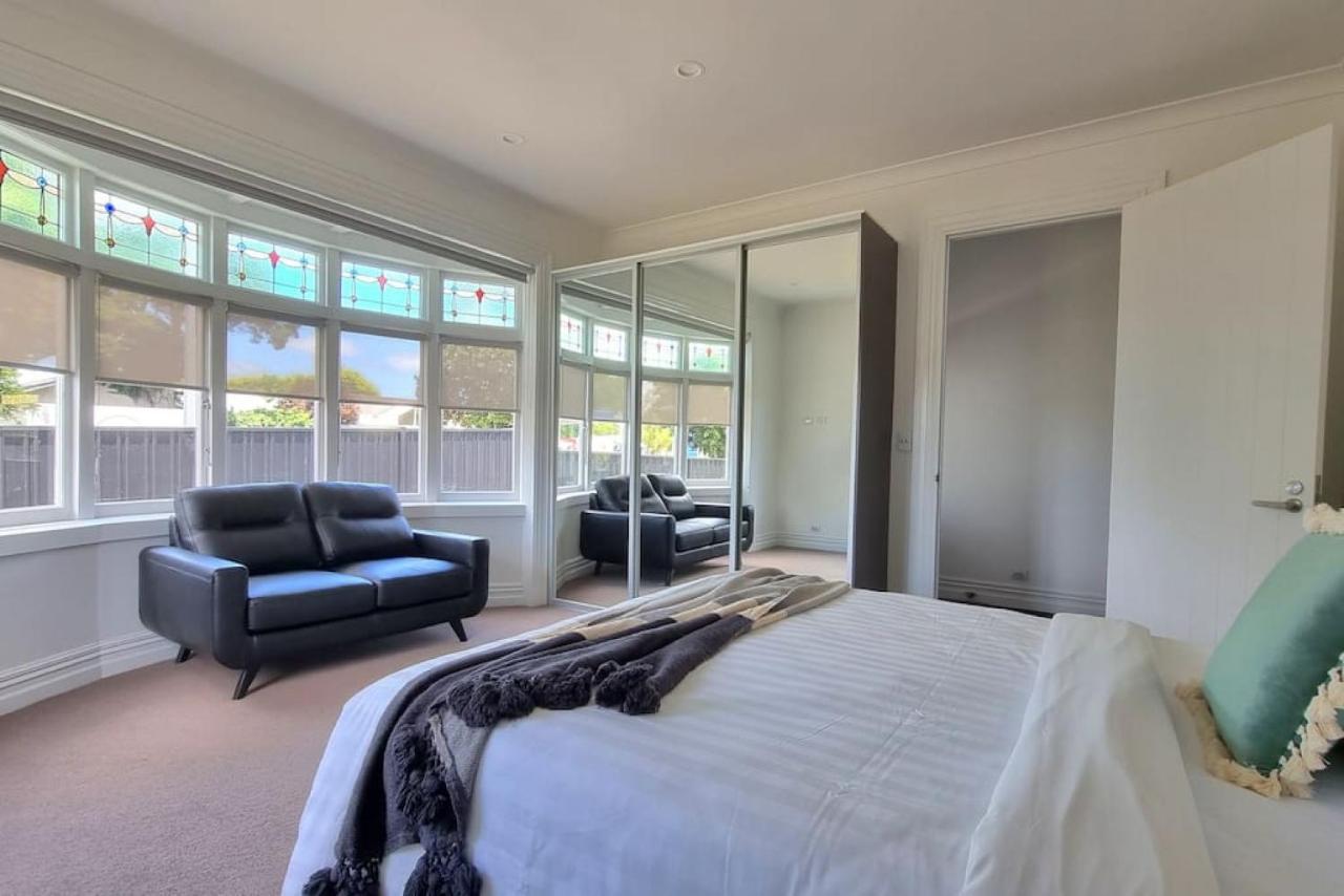 Central Auckland 5-Bedroom Villa With Free Parking ภายนอก รูปภาพ